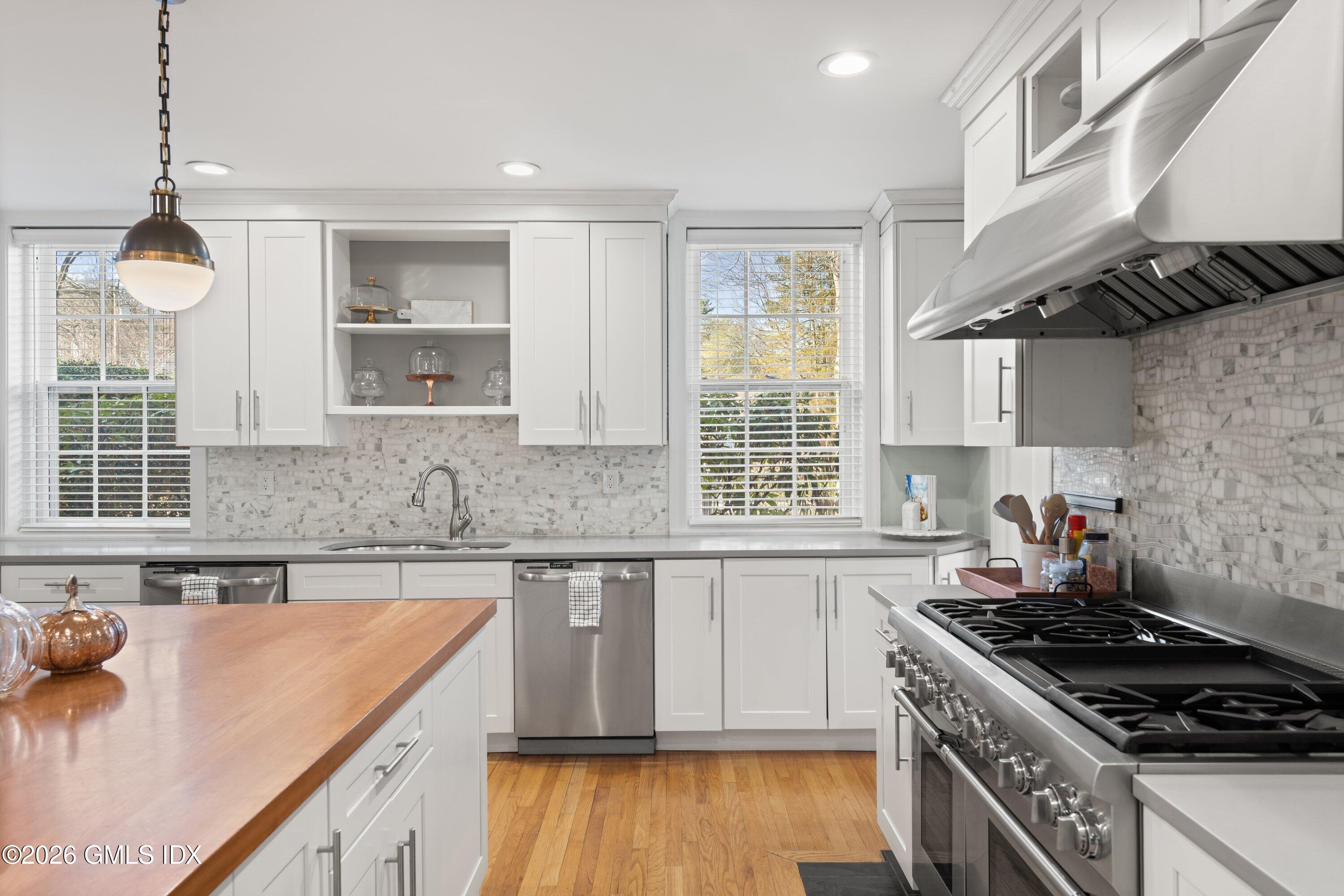 91 Algonquin Road Fairfield, CT 06825 - Photo 29 of 58 5.35 Gourmet Kitchen