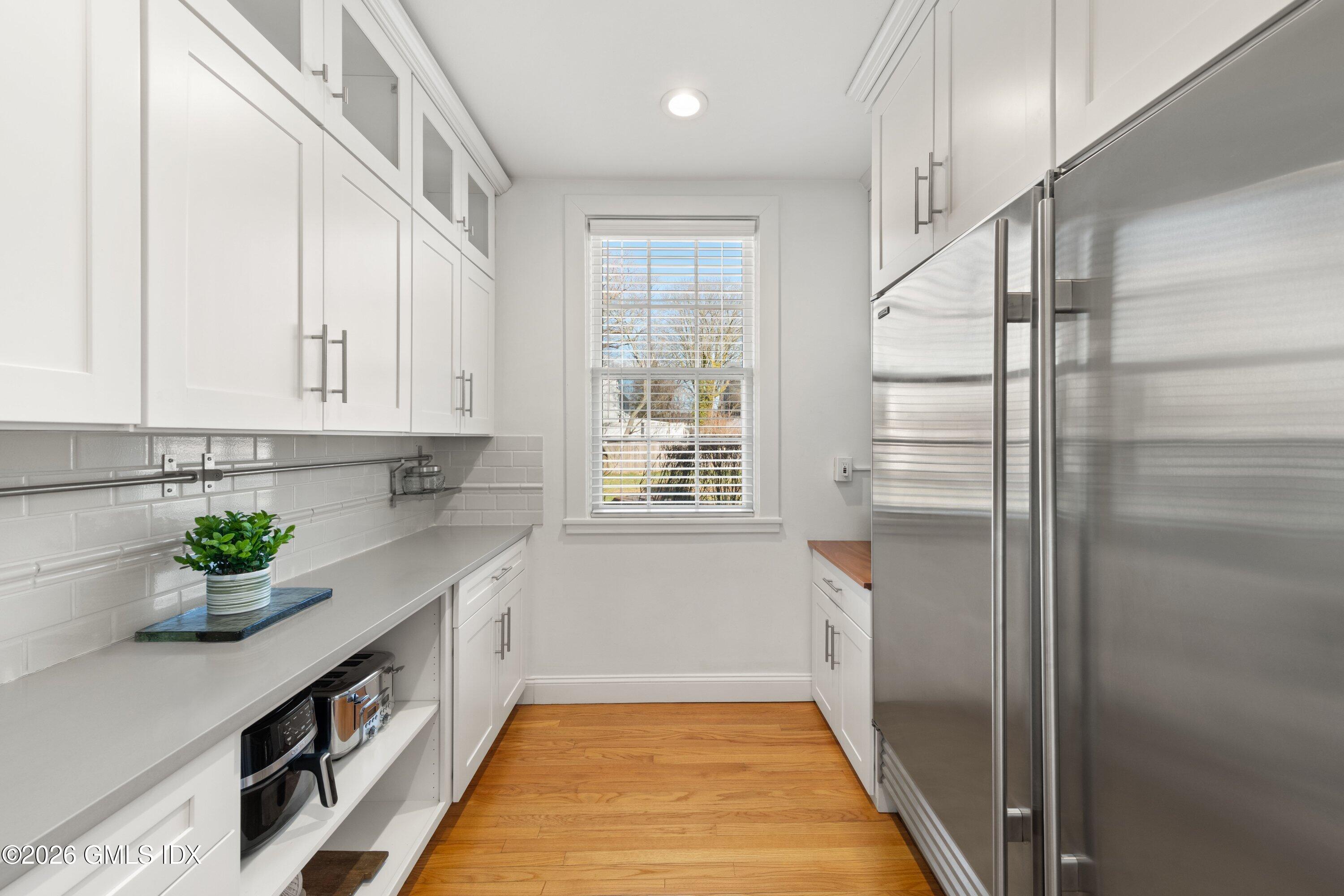 91 Algonquin Road Fairfield, CT 06825 - Photo 30 of 58 5.38 Butlers Pantry