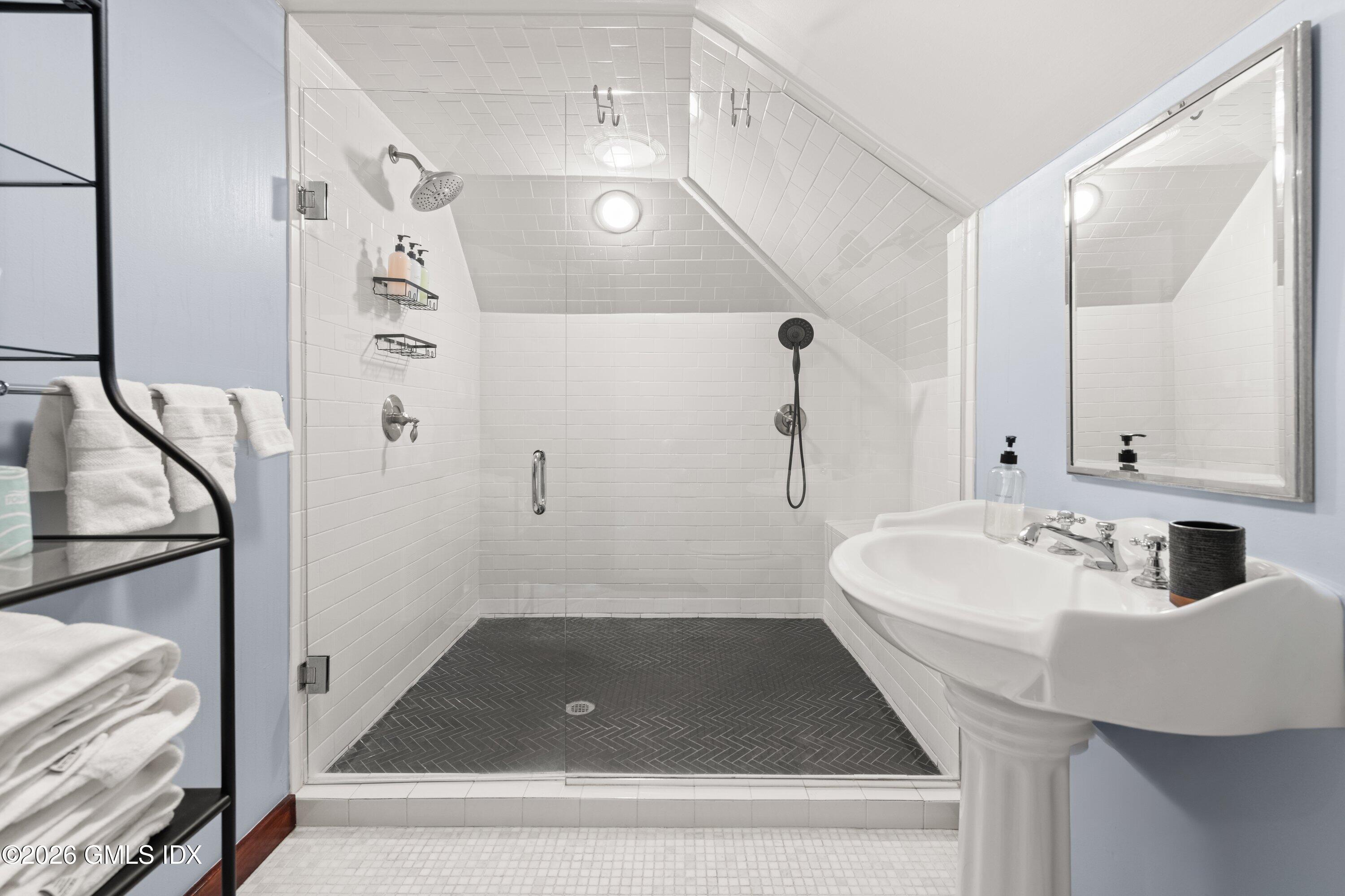 91 Algonquin Road Fairfield, CT 06825 - Photo 54 of 58 8.21 Upper Level
