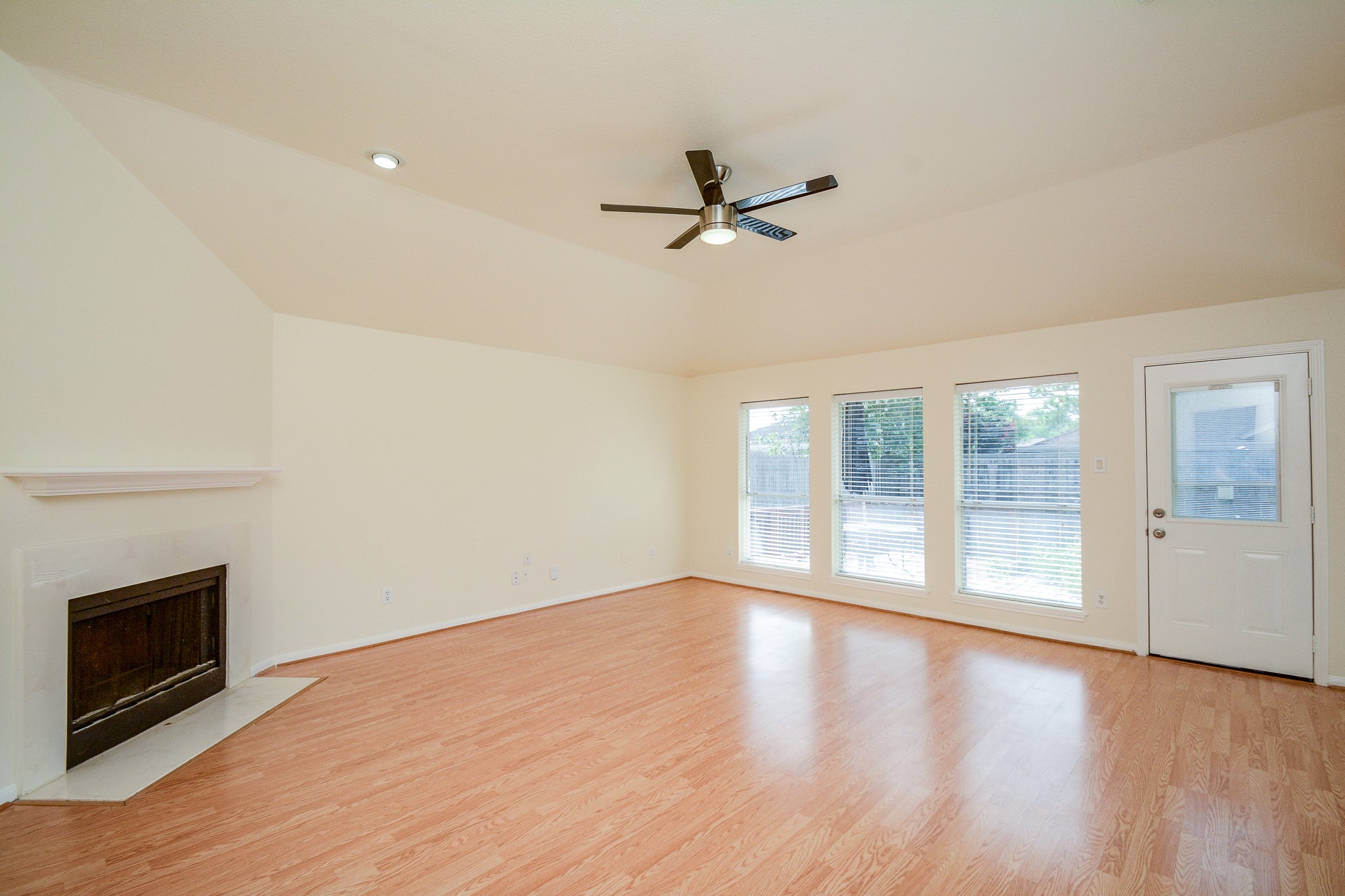 9502 Coast Bridge Street Houston, TX 77075 - Photo 16 of 31