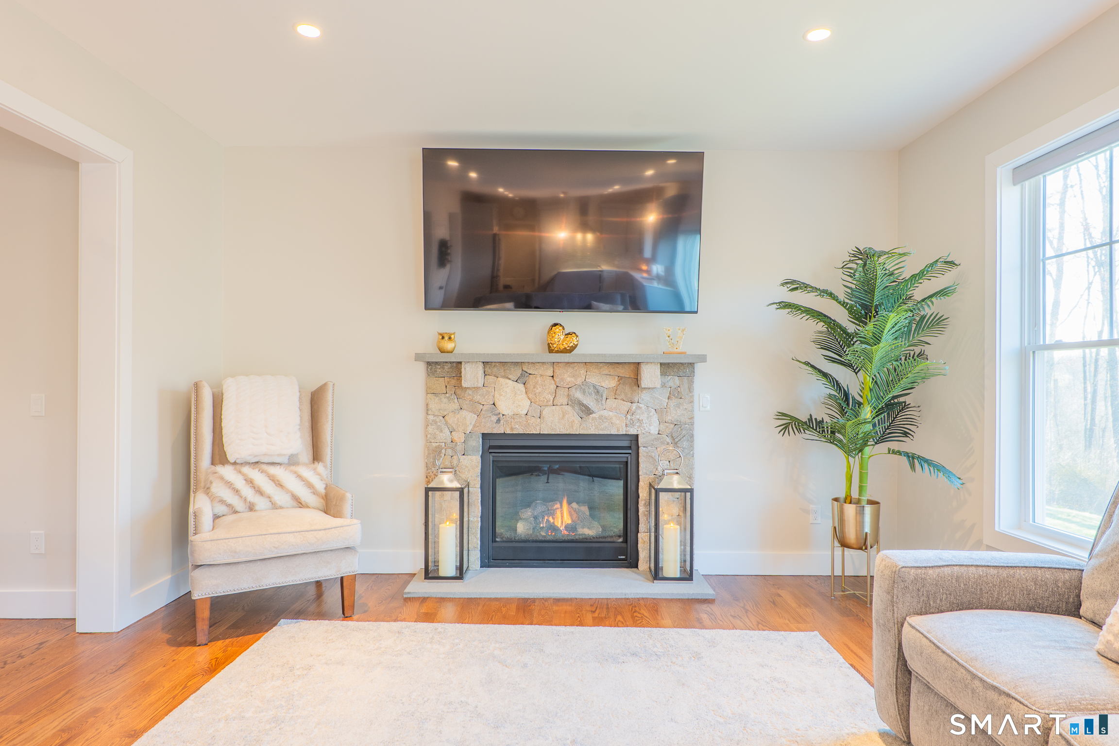 19 Reservoir Road New Milford, CT 06776 - Photo 3 of 36