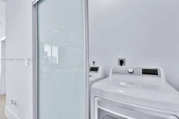 $4,850 | 18800 Northeast 29th Avenue, Unit PH6, Aventura, FL 33180