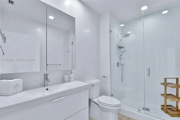 $4,850 | 18800 Northeast 29th Avenue, Unit PH6, Aventura, FL 33180