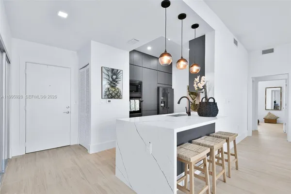 $4,850 | 18800 Northeast 29th Avenue, Unit PH6, Aventura, FL 33180