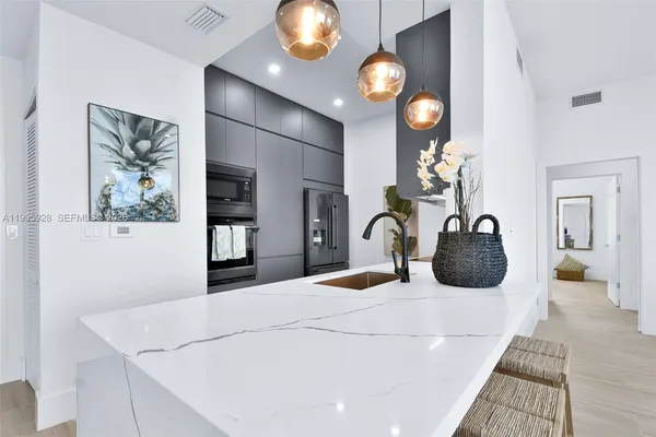 $4,850 | 18800 Northeast 29th Avenue, Unit PH6, Aventura, FL 33180