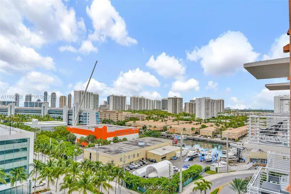 $4,850 | 18800 Northeast 29th Avenue, Unit PH6, Aventura, FL 33180