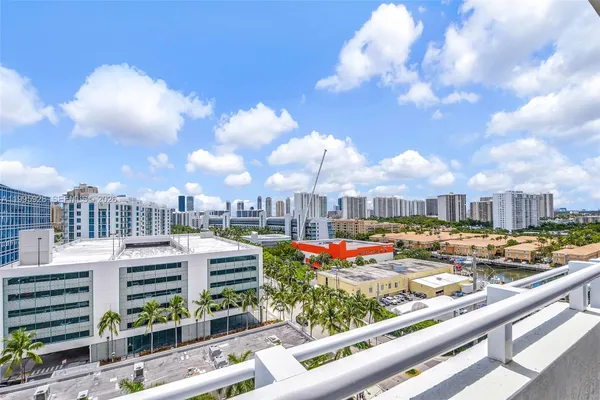 $4,850 | 18800 Northeast 29th Avenue, Unit PH6, Aventura, FL 33180