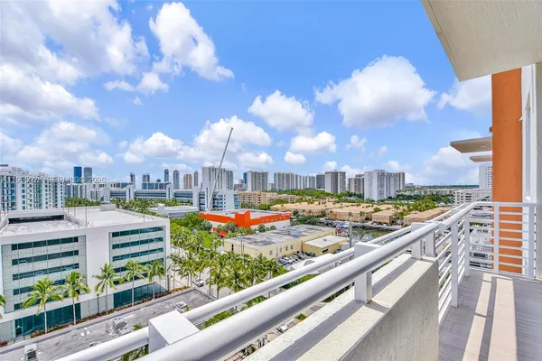 $4,850 | 18800 Northeast 29th Avenue, Unit PH6, Aventura, FL 33180