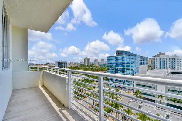 $4,850 | 18800 Northeast 29th Avenue, Unit PH6, Aventura, FL 33180