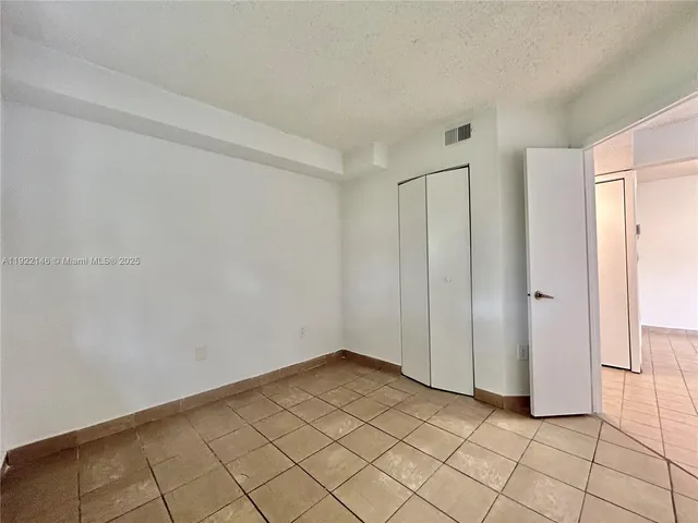 $2,050 | 301 Palm Way, Unit 104, Pembroke Pines, FL 33025