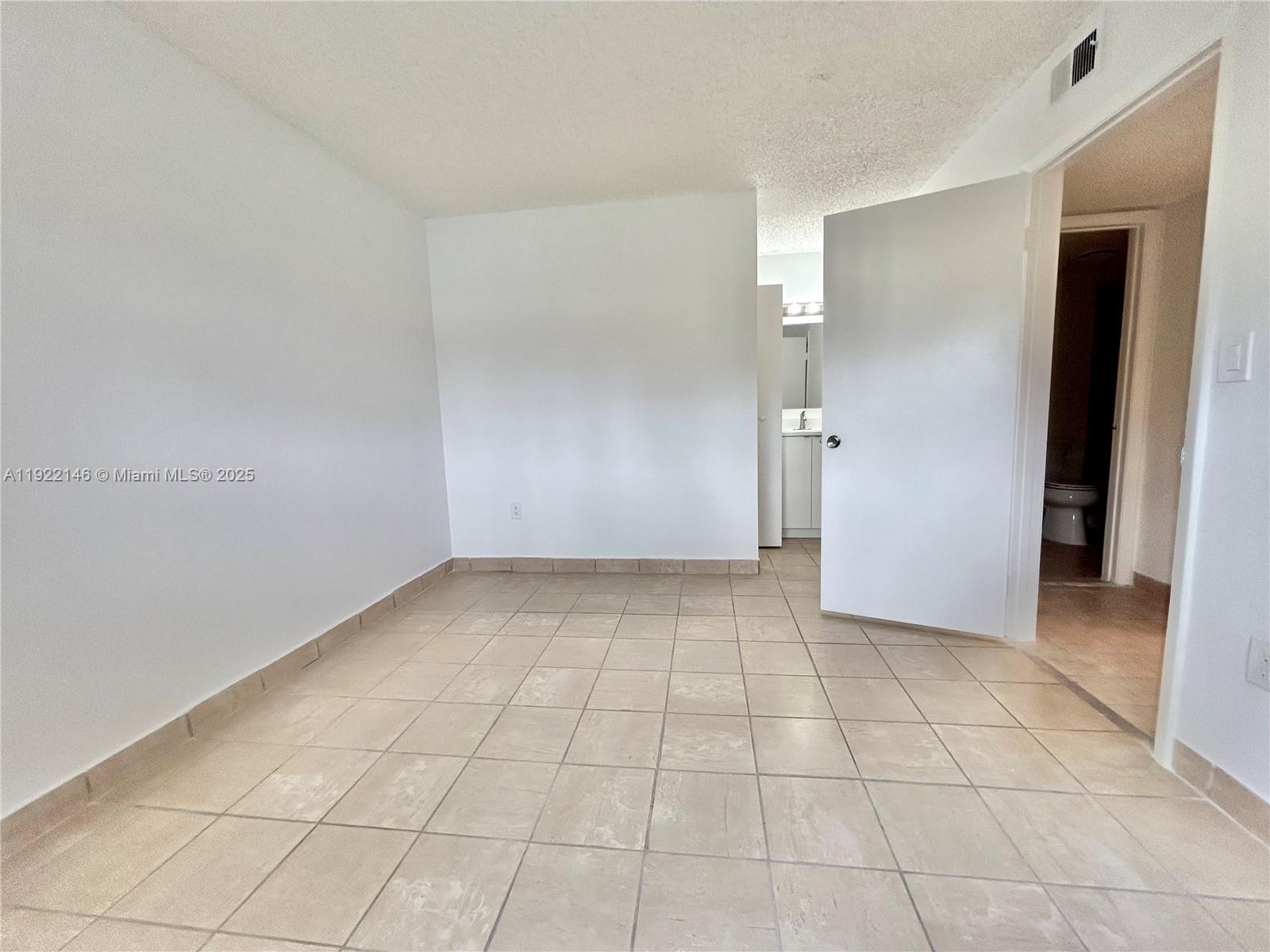 301 Palm Way, Unit 104 Pembroke Pines, FL 33025 - Photo 19 of 46