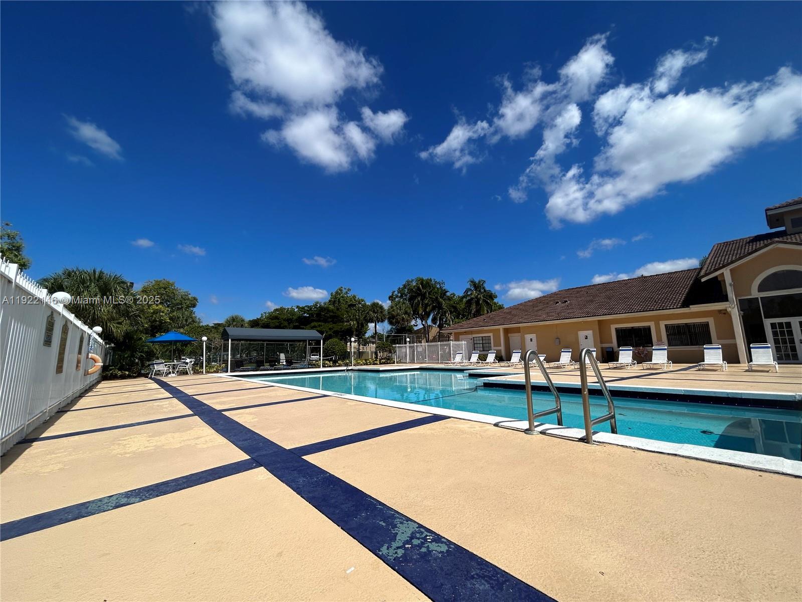 301 Palm Way, Unit 104 Pembroke Pines, FL 33025 - Photo 32 of 46