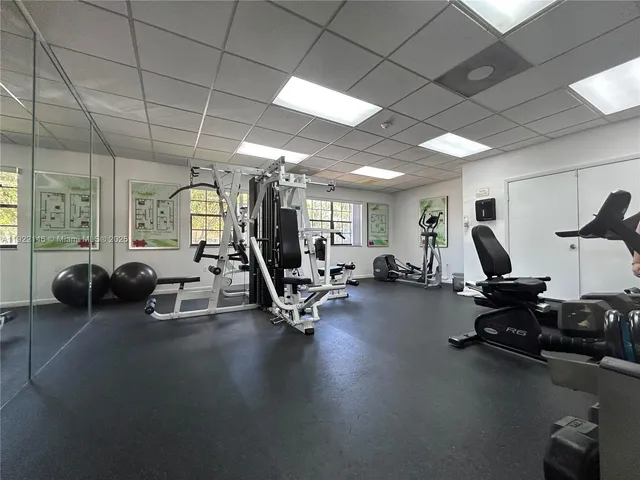 $2,050 | 301 Palm Way, Unit 104, Pembroke Pines, FL 33025