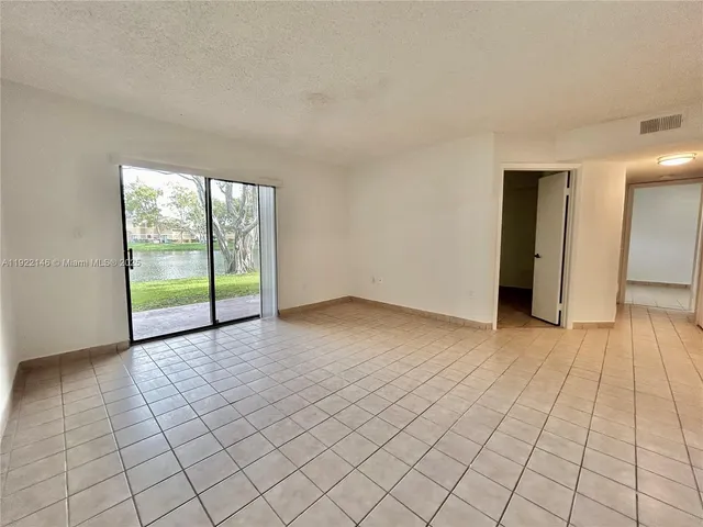 $2,050 | 301 Palm Way, Unit 104, Pembroke Pines, FL 33025