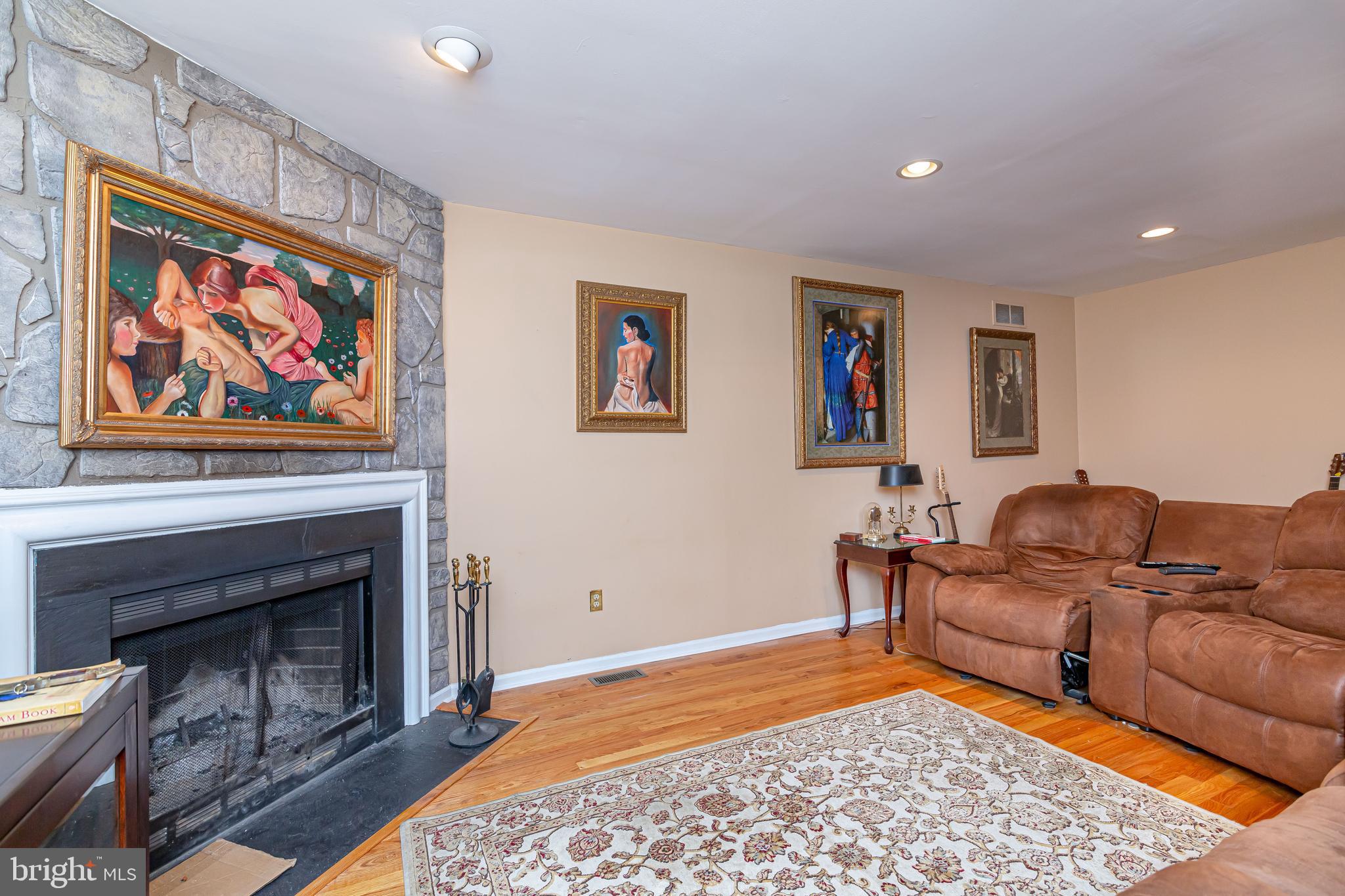 260 Yorkminster Road West Chester, PA 19382 - Photo 6 of 37 Living Room