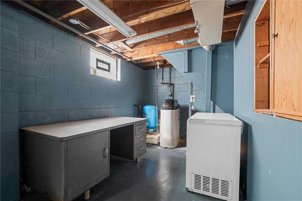 865 Wheatland Road West Middlesex, PA 16159 - Photo 15 of 24 a utility room with dryer and washer