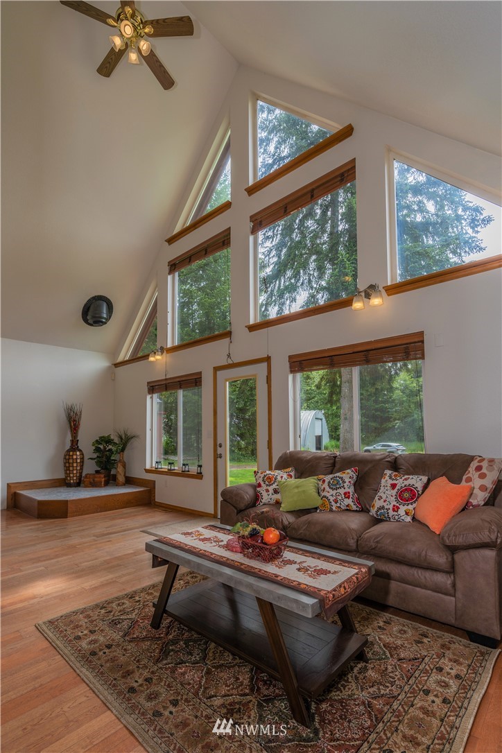 130 August Road Onalaska, WA 98570 - Photo 3 of 27 Gallery Image 3