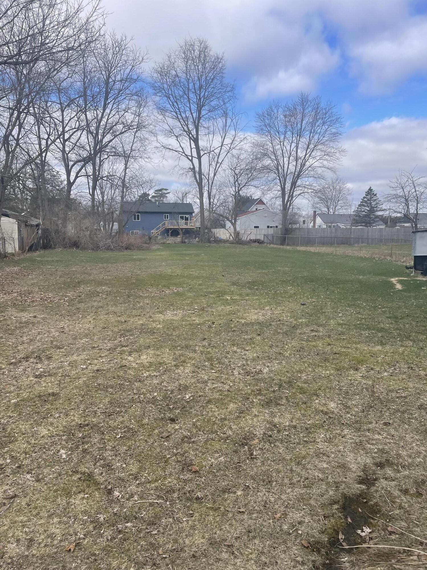 166 South Pleasant Street Lowell, MI 49331 - Photo 5 of 19 IMG_8365