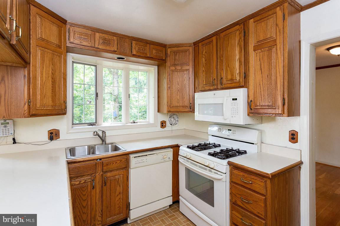 6811 Brisbane Street Springfield, VA 22152 - Photo 9 of 22 Great outdoor views while working in the kitchen