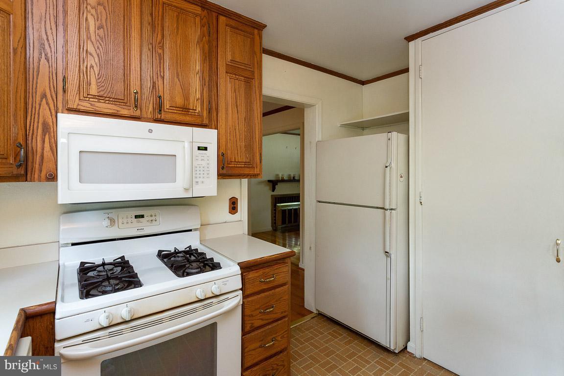 6811 Brisbane Street Springfield, VA 22152 - Photo 10 of 22 Kitchen leads to formal dining room