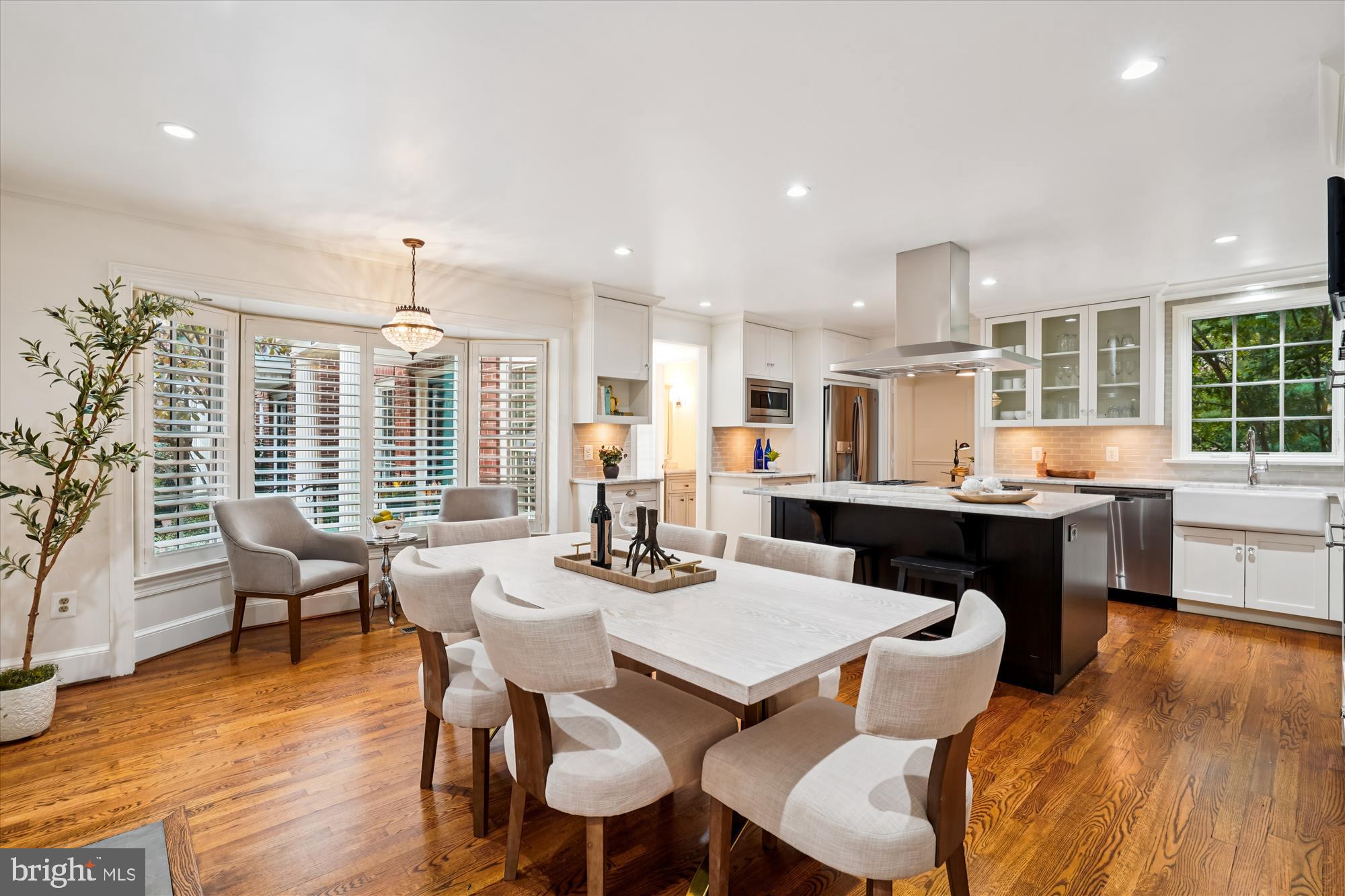 7252 Evans Mill Road McLean, VA 22101 - Photo 20 of 89 Gourmet kitchen with center island