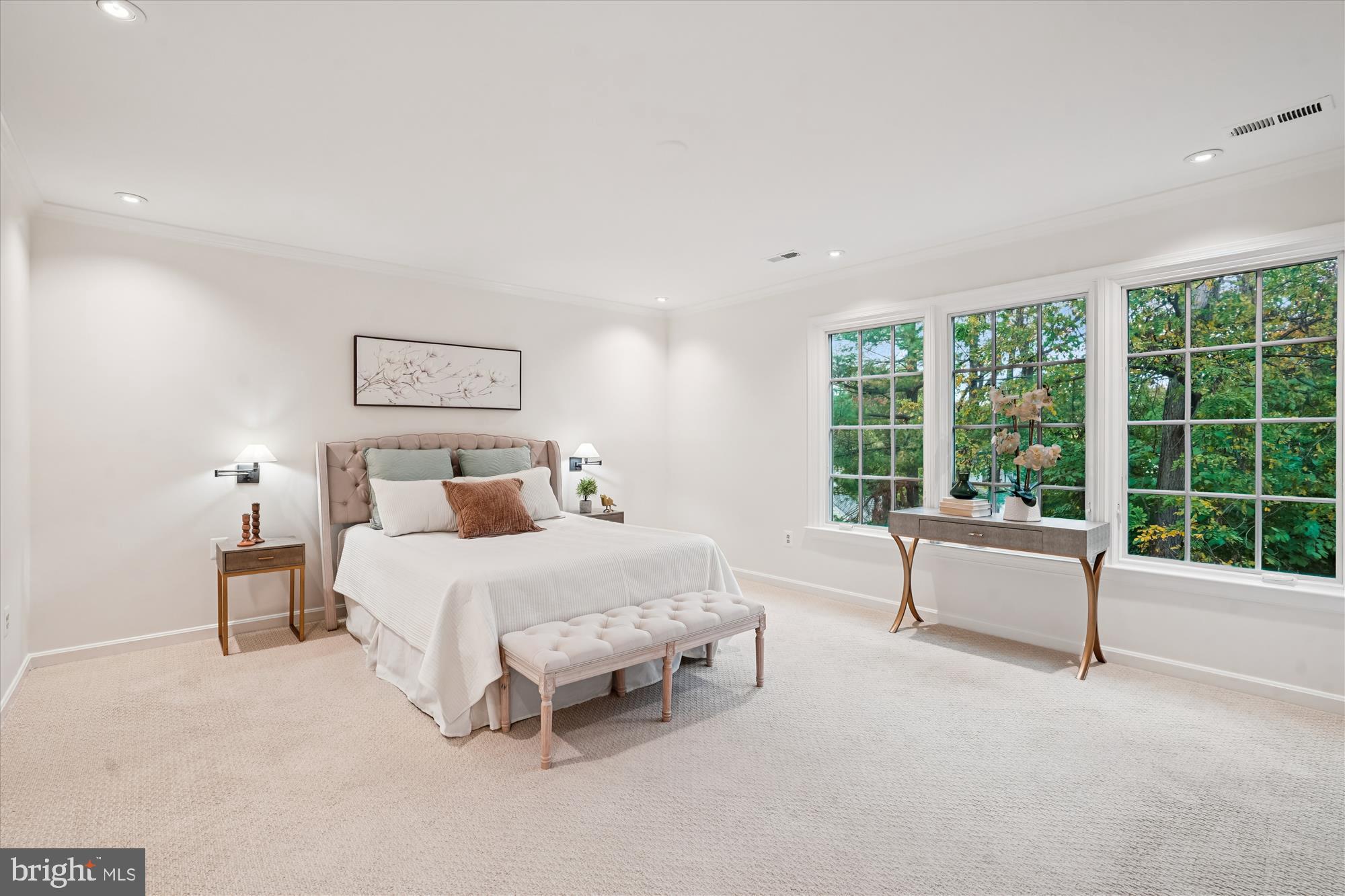 7252 Evans Mill Road McLean, VA 22101 - Photo 26 of 89 Primary suite with large windows and built-ins