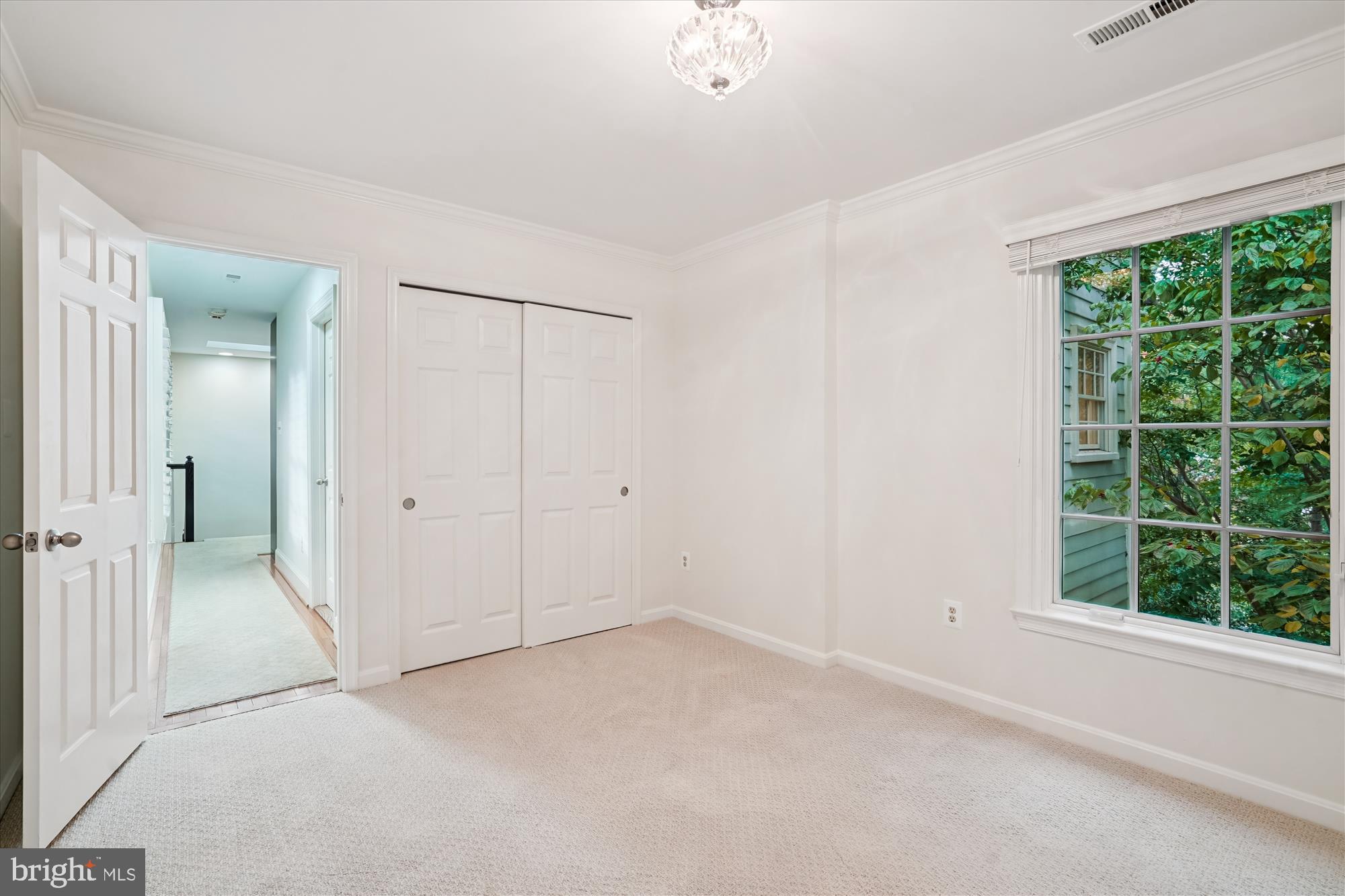 7252 Evans Mill Road McLean, VA 22101 - Photo 37 of 89 2nd bedroom with closet organizers