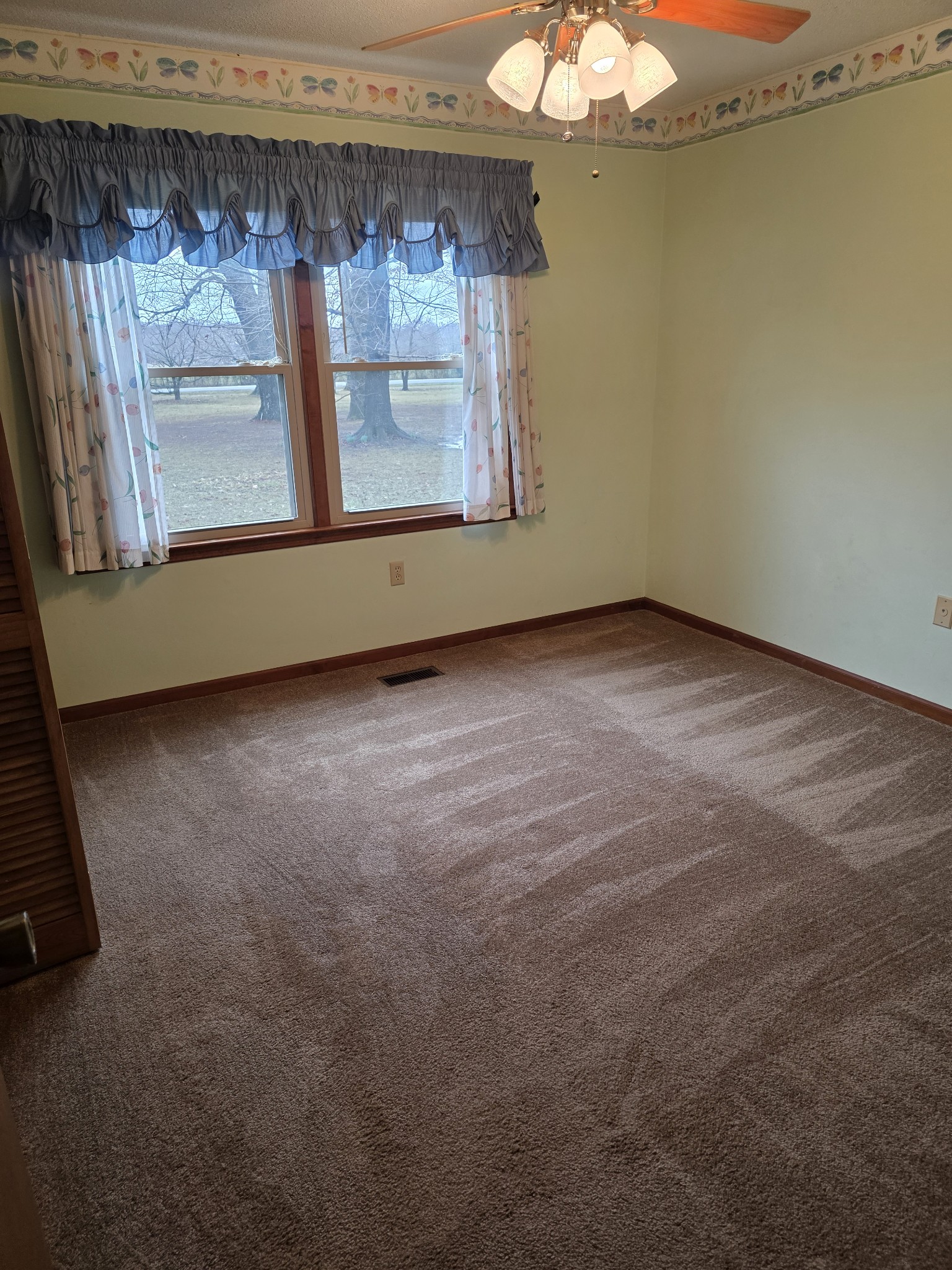 3846 New Bushy Branch Road Manchester, TN 37355 - Photo 14 of 20 a view of a room that has a large window