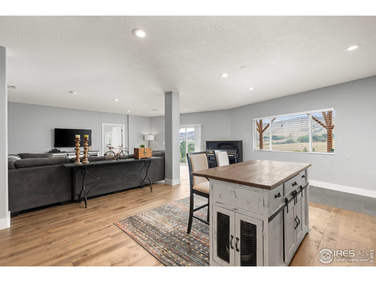6586 Abaco Lane Berthoud, CO 80513 - Photo 13 of 40 a kitchen with a counter top space and a sink