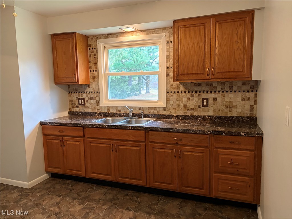 6490 Willow Way Andover, OH 44003 - Photo 6 of 17