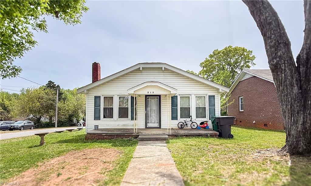 212 East Moore Avenue High Point, NC 27263 - Photo 1 of 11