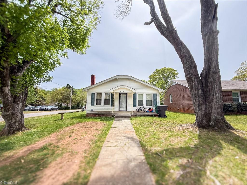 212 East Moore Avenue High Point, NC 27263 - Photo 2 of 11