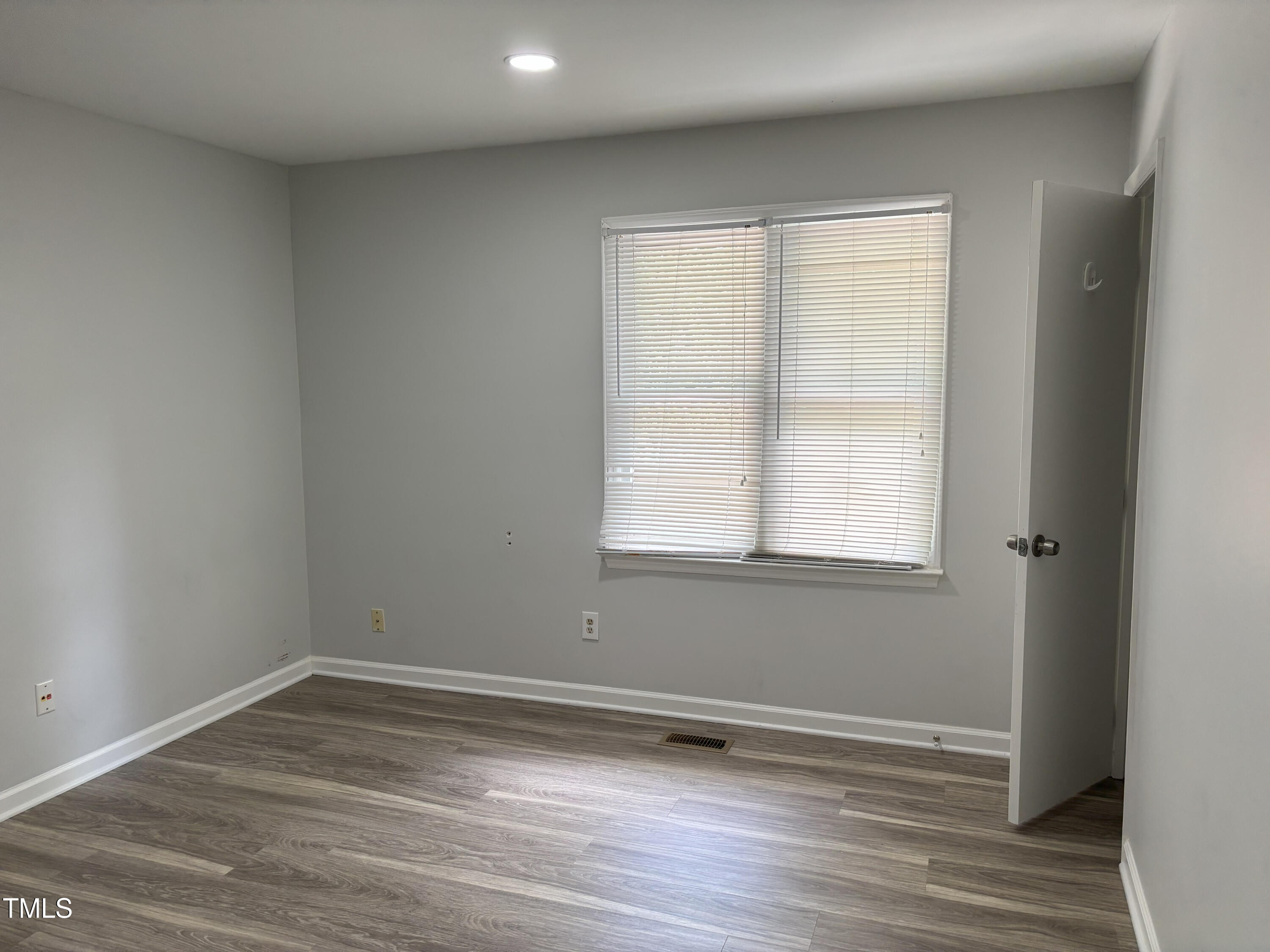 1405 Highview Court Raleigh, NC 27606 - Photo 12 of 14 IMG_6961