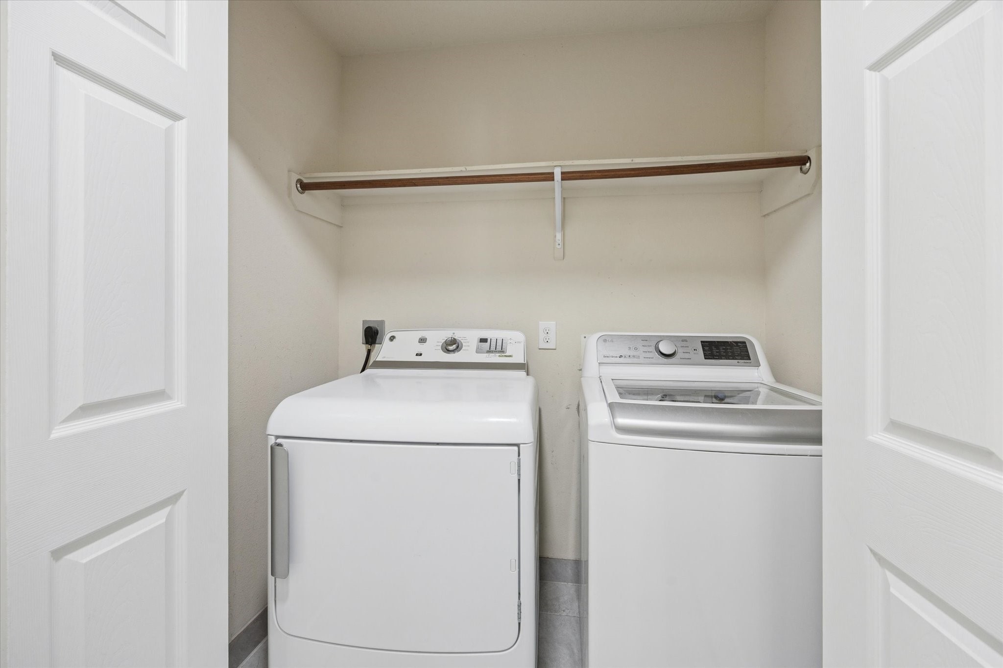 5003 Juniper Spring Trail Katy, TX 77449 - Photo 12 of 13 a utility room with dryer and washer