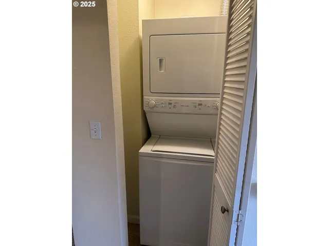 $189,900 | 2046 West 14th Place, Eugene, OR 97402