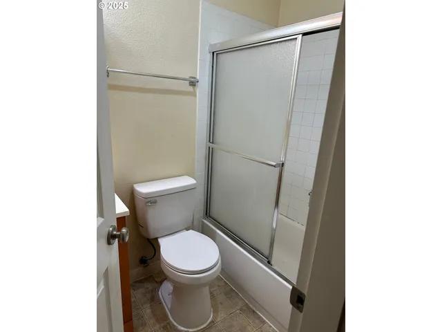 $189,900 | 2046 West 14th Place, Eugene, OR 97402