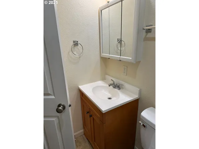 $189,900 | 2046 West 14th Place, Eugene, OR 97402