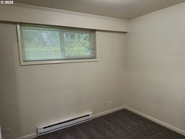 $189,900 | 2046 West 14th Place, Eugene, OR 97402