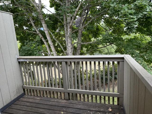 $189,900 | 2046 West 14th Place, Eugene, OR 97402