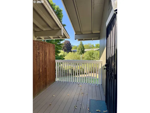 $189,900 | 2046 West 14th Place, Eugene, OR 97402