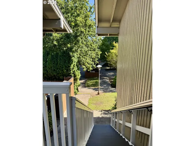 $189,900 | 2046 West 14th Place, Eugene, OR 97402