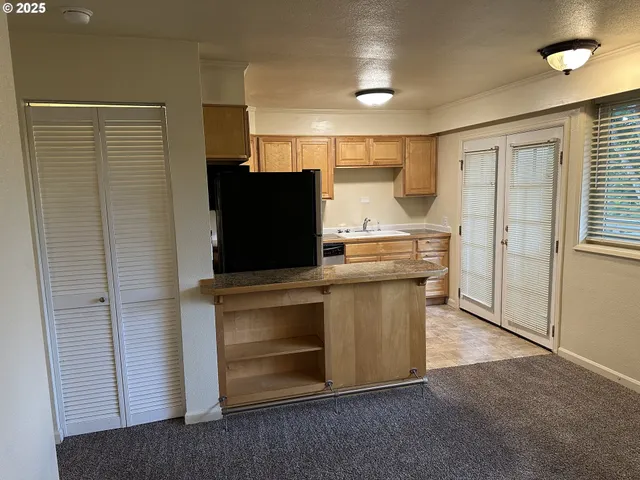 $189,900 | 2046 West 14th Place, Eugene, OR 97402