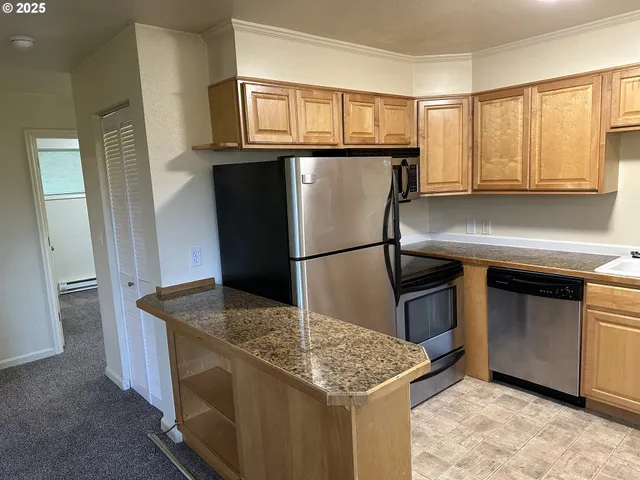 $189,900 | 2046 West 14th Place, Eugene, OR 97402