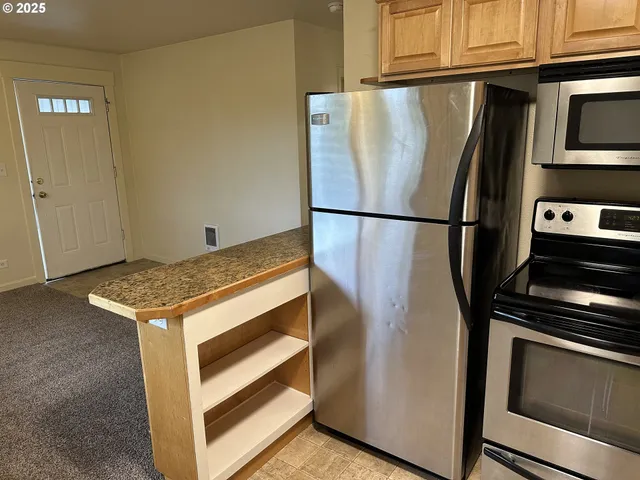 $189,900 | 2046 West 14th Place, Eugene, OR 97402