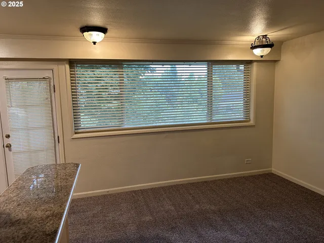 $189,900 | 2046 West 14th Place, Eugene, OR 97402