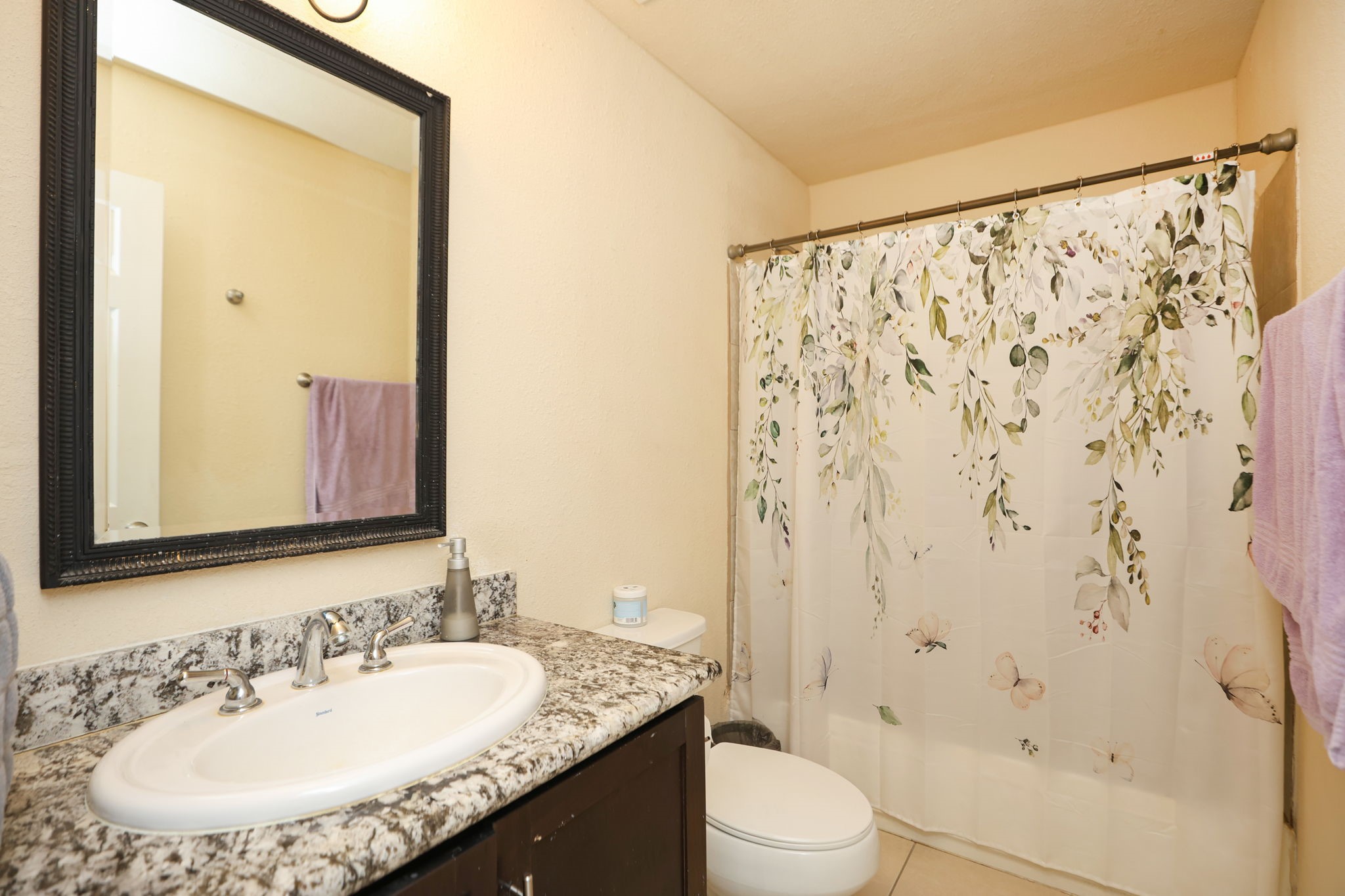 11642 Quinn Ridge Way Houston, TX 77038 - Photo 18 of 22 Upstairs bathroom
