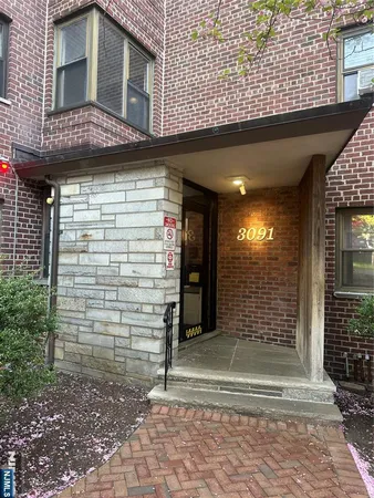 $1,275 | 3091 Edwin Avenue, Unit 5J, Fort Lee, NJ 07024
