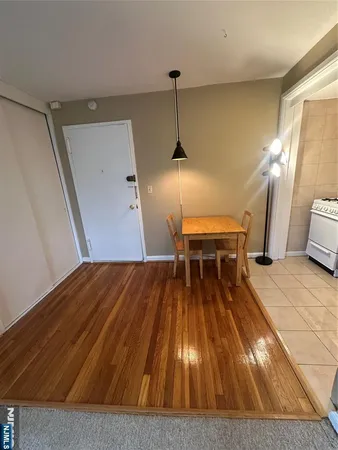 $1,275 | 3091 Edwin Avenue, Unit 5J, Fort Lee, NJ 07024