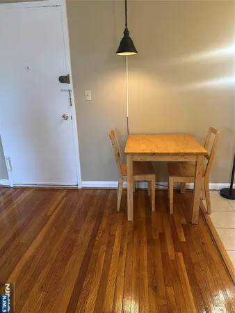 $1,275 | 3091 Edwin Avenue, Unit 5J, Fort Lee, NJ 07024