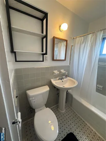 $1,275 | 3091 Edwin Avenue, Unit 5J, Fort Lee, NJ 07024